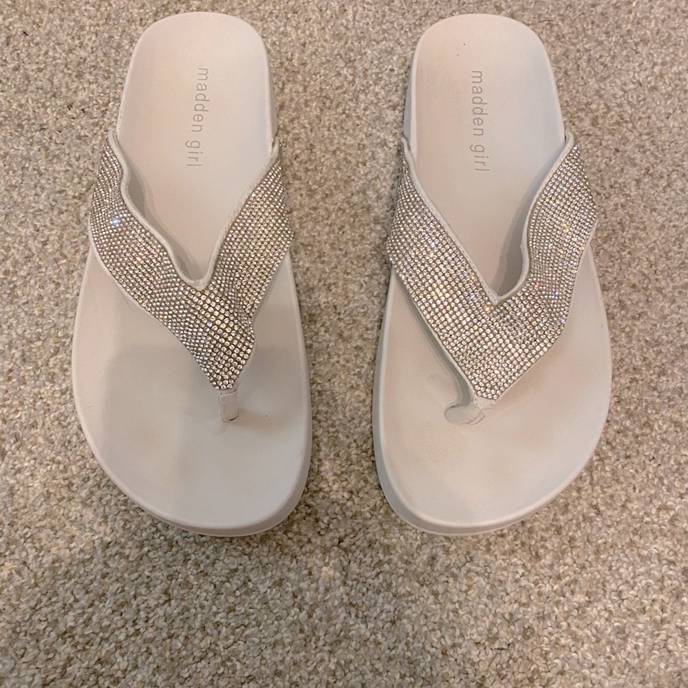 Steve Madden Rhinestone flip flops